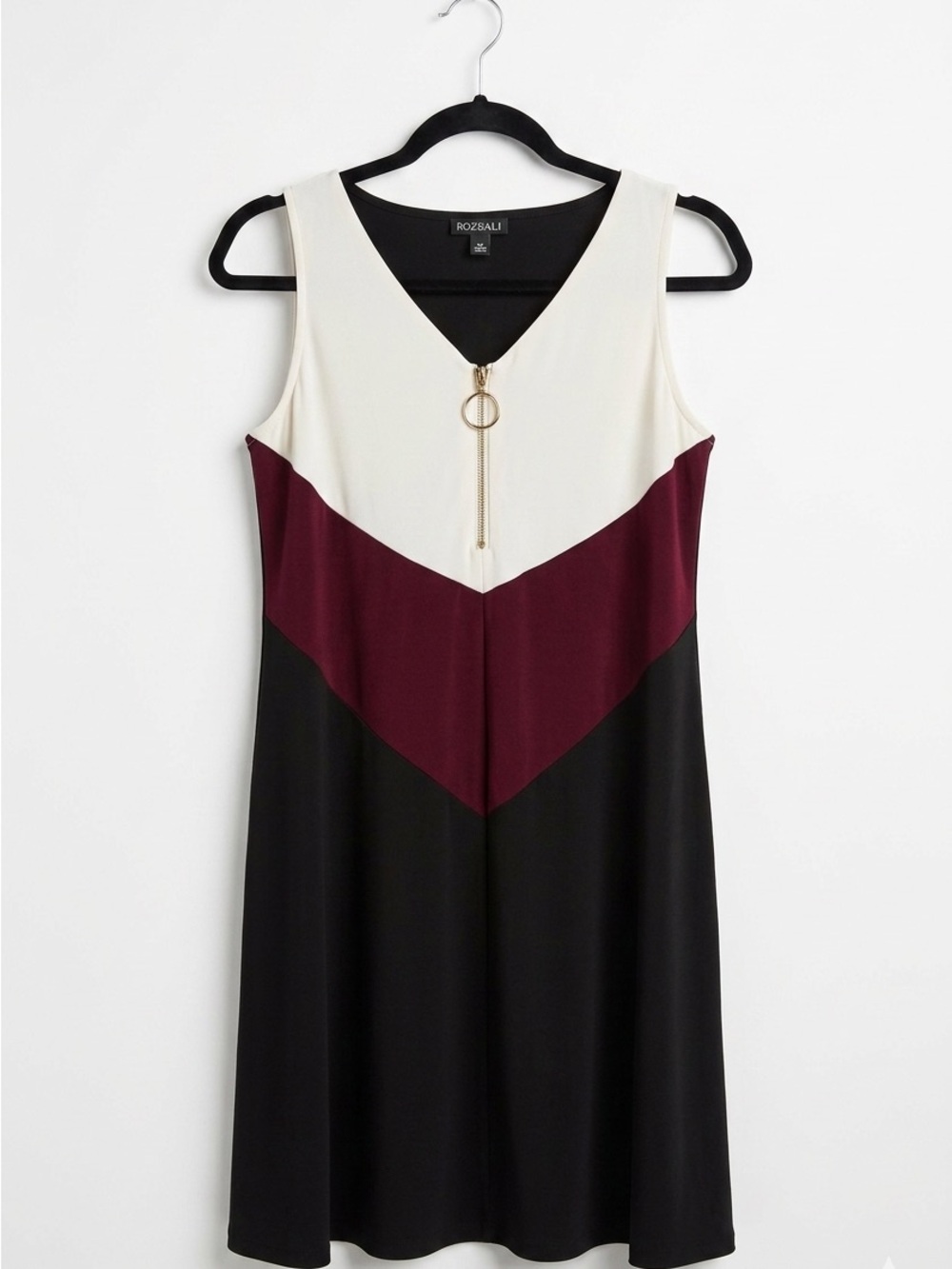 Roz & Ali Sleeveless V-Neck Colorblock Dress in White, Burgundy & Black